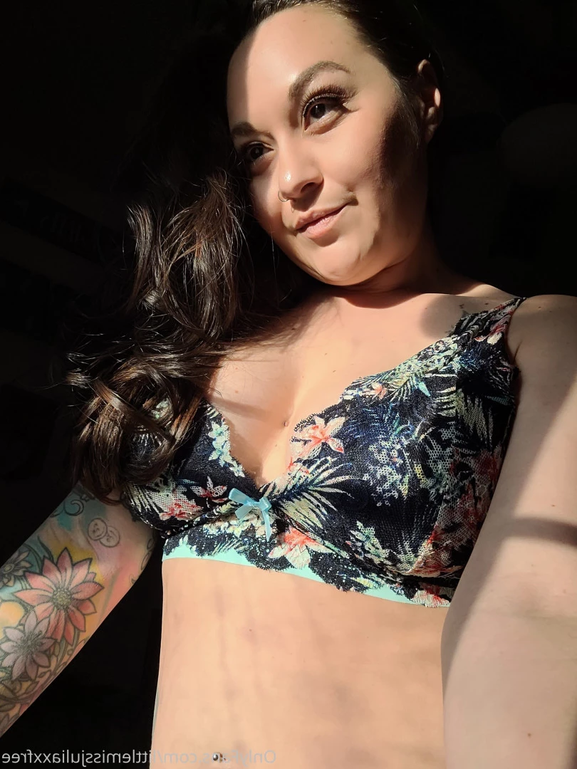 Little Miss JuliaXX [ littlemissjuliaxxfree ] Onlyfans leaked photo 10070722 on Hotleaks.tv