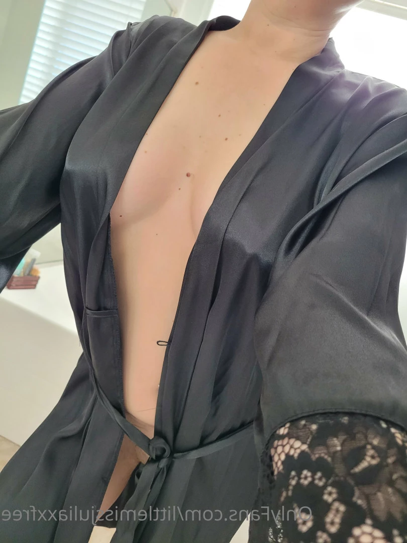 Little Miss JuliaXX [ littlemissjuliaxxfree ] Onlyfans leaked photo 10070768 on Hotleaks.tv