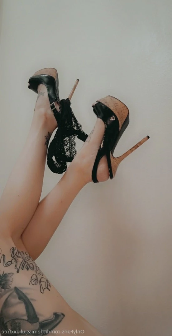Little Miss JuliaXX [ littlemissjuliaxxfree ] Onlyfans leaked photo 10070872 on Hotleaks.tv