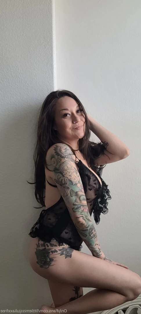 Little Miss JuliaXX [ littlemissjuliaxxfree ] Onlyfans leaked photo 10071235 on Hotleaks.tv