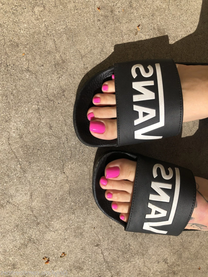 Bratty Loe 👑 [ loestoes ] Onlyfans leaked photo 15894639 on Hotleaks.tv