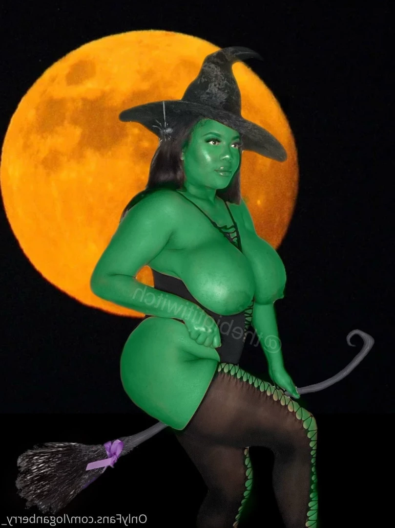the big tit witch [ loganberry_ ] Onlyfans leaked photo 8522648 on Hotleaks.tv