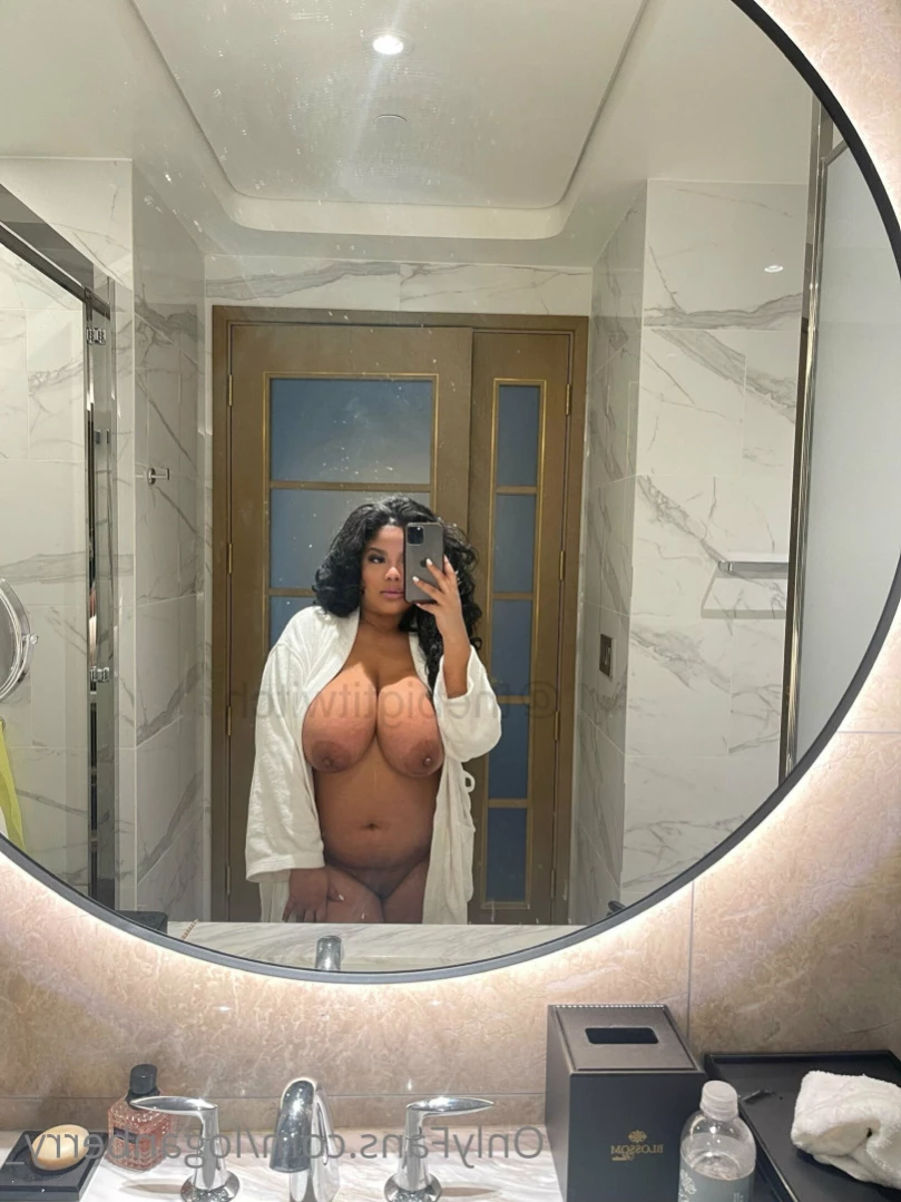 the big tit witch [ loganberry_ ] Onlyfans leaked photo 10908261 on Hotleaks.tv