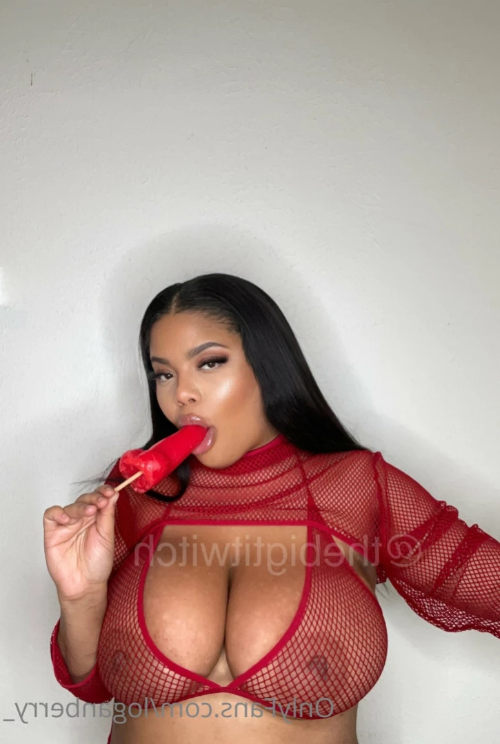 the big tit witch [ loganberry_ ] Onlyfans leaked photo 11345225 on Hotleaks.tv