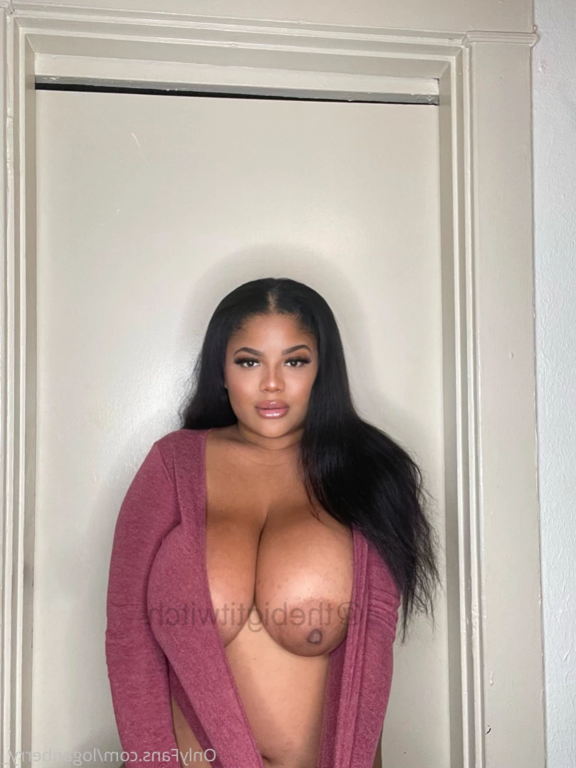 the big tit witch [ loganberry_ ] Onlyfans leaked photo 13941817 on Hotleaks.tv