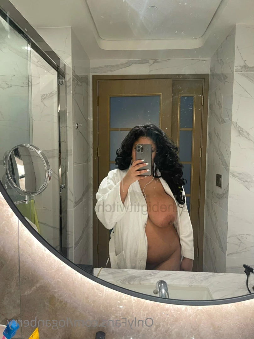 the big tit witch [ loganberry_ ] Onlyfans leaked photo 15511371 on Hotleaks.tv