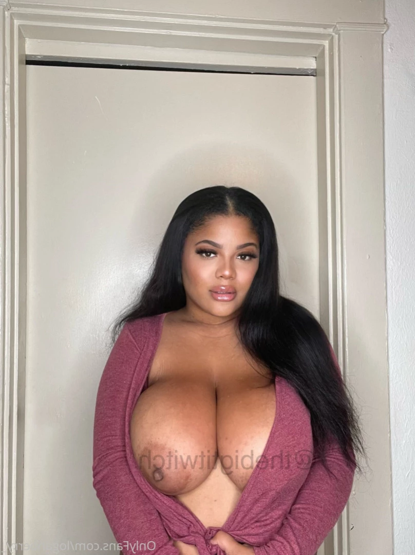 the big tit witch [ loganberry_ ] Onlyfans leaked photo 15877914 on Hotleaks.tv