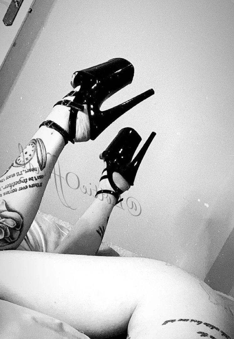 Lottie Harley [ lottieharley ] Onlyfans leaked photo 8355548 on Hotleaks.tv