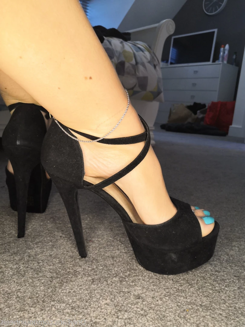 Lou In Heels [ louinheels ] Onlyfans leaked photo 10179127 on Hotleaks.tv