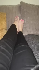 10300818