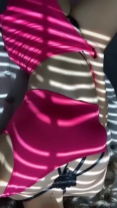 1405946