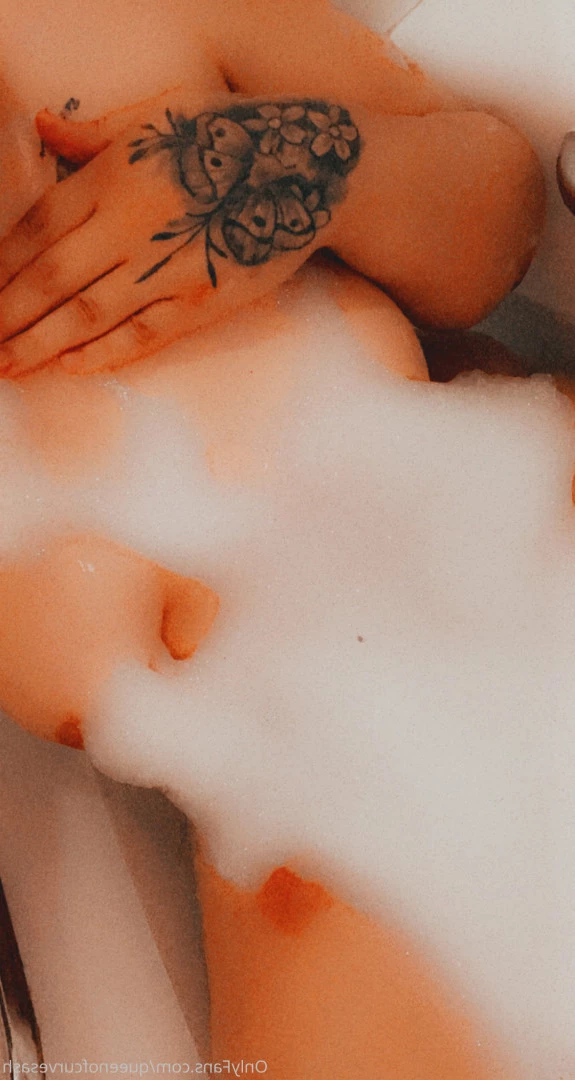 TheSexylesbians😍 [ sexylesbiancouple98 ] Onlyfans leaked photo 10132028 on Hotleaks.tv
