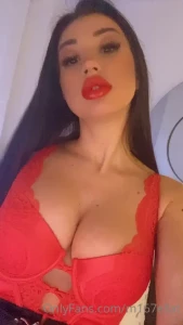 10284310