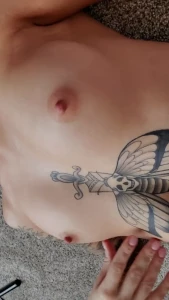 10733916