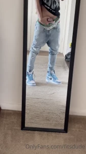 10267600