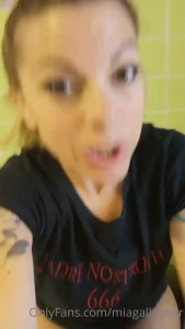 10258093