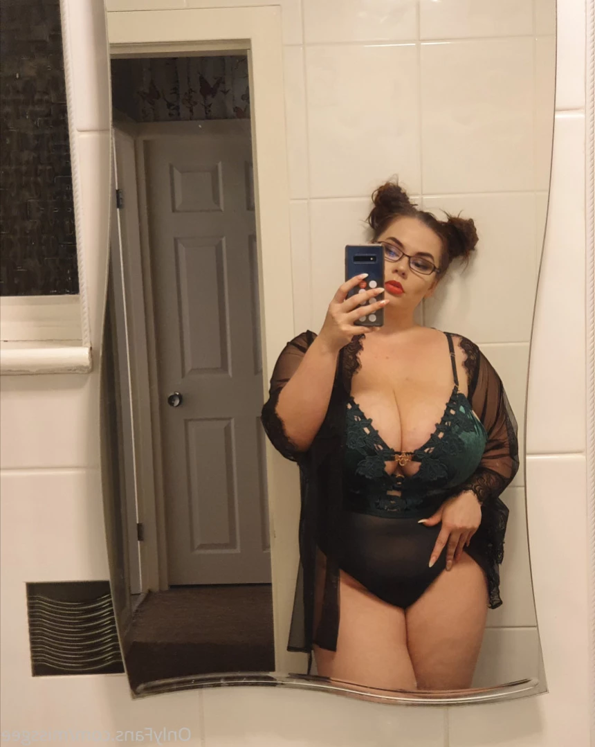 💜GeorginaGee💜 Huge Naturals 38KK [ georginagee ] Onlyfans leaked photo 11506666 on Hotleaks.tv