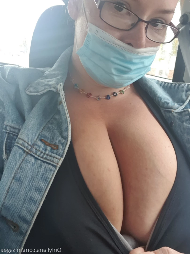 💜GeorginaGee💜 Huge Naturals 38KK [ georginagee ] Onlyfans leaked photo 11516120 on Hotleaks.tv