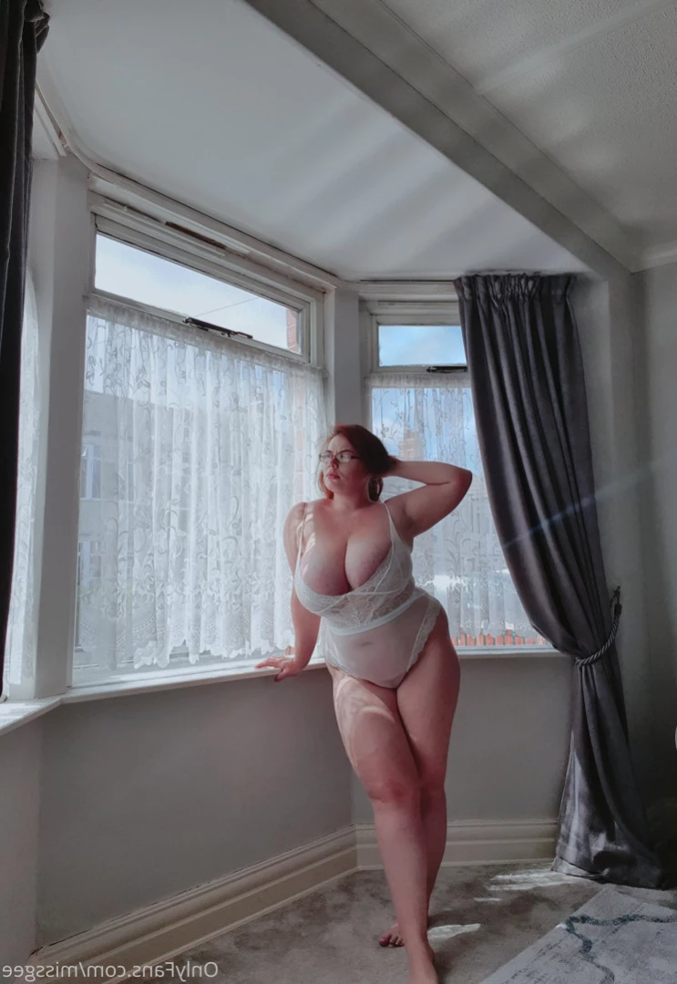 💜GeorginaGee💜 Huge Naturals 38KK [ georginagee ] Onlyfans leaked photo 11516299 on Hotleaks.tv