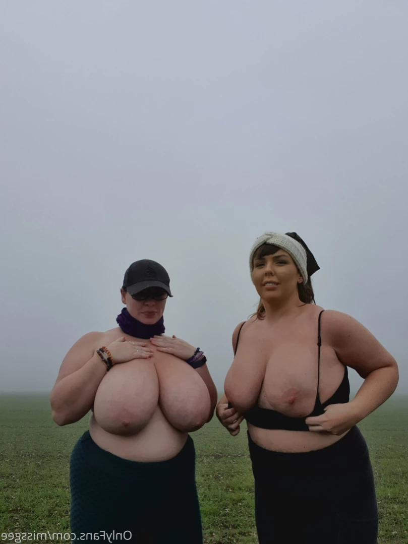 💜GeorginaGee💜 Huge Naturals 38KK [ georginagee ] Onlyfans leaked photo 11516320 on Hotleaks.tv