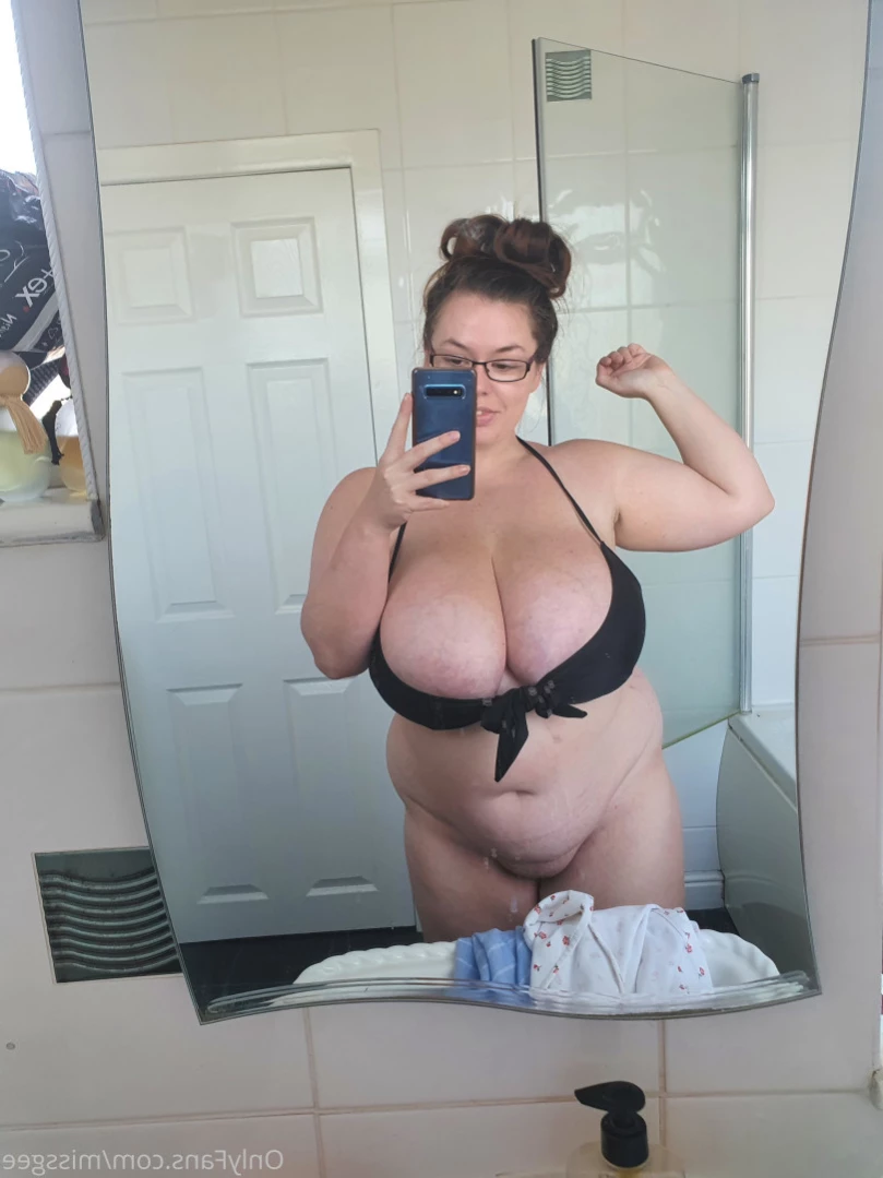 💜GeorginaGee💜 Huge Naturals 38KK [ georginagee ] Onlyfans leaked photo 11516558 on Hotleaks.tv