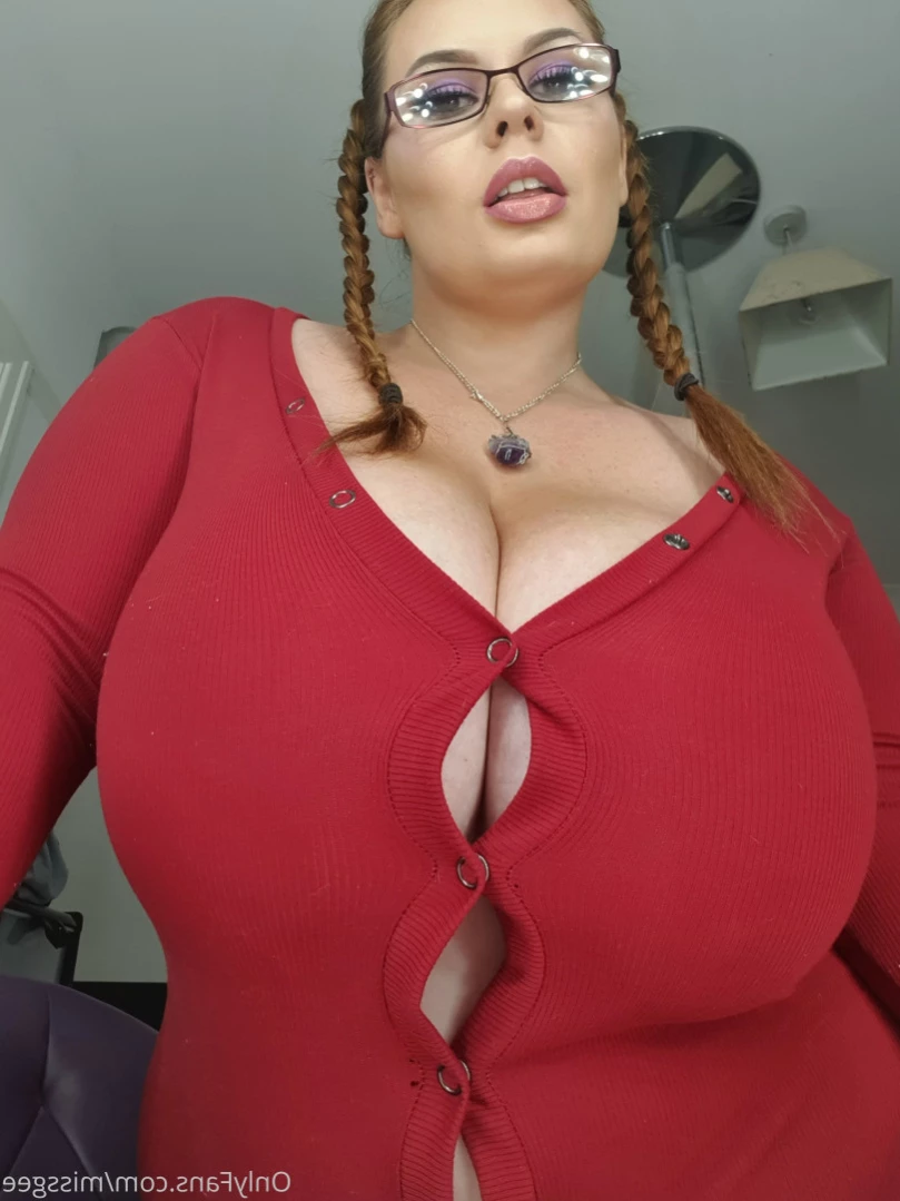 💜GeorginaGee💜 Huge Naturals 38KK [ georginagee ] Onlyfans leaked photo 11752594 on Hotleaks.tv