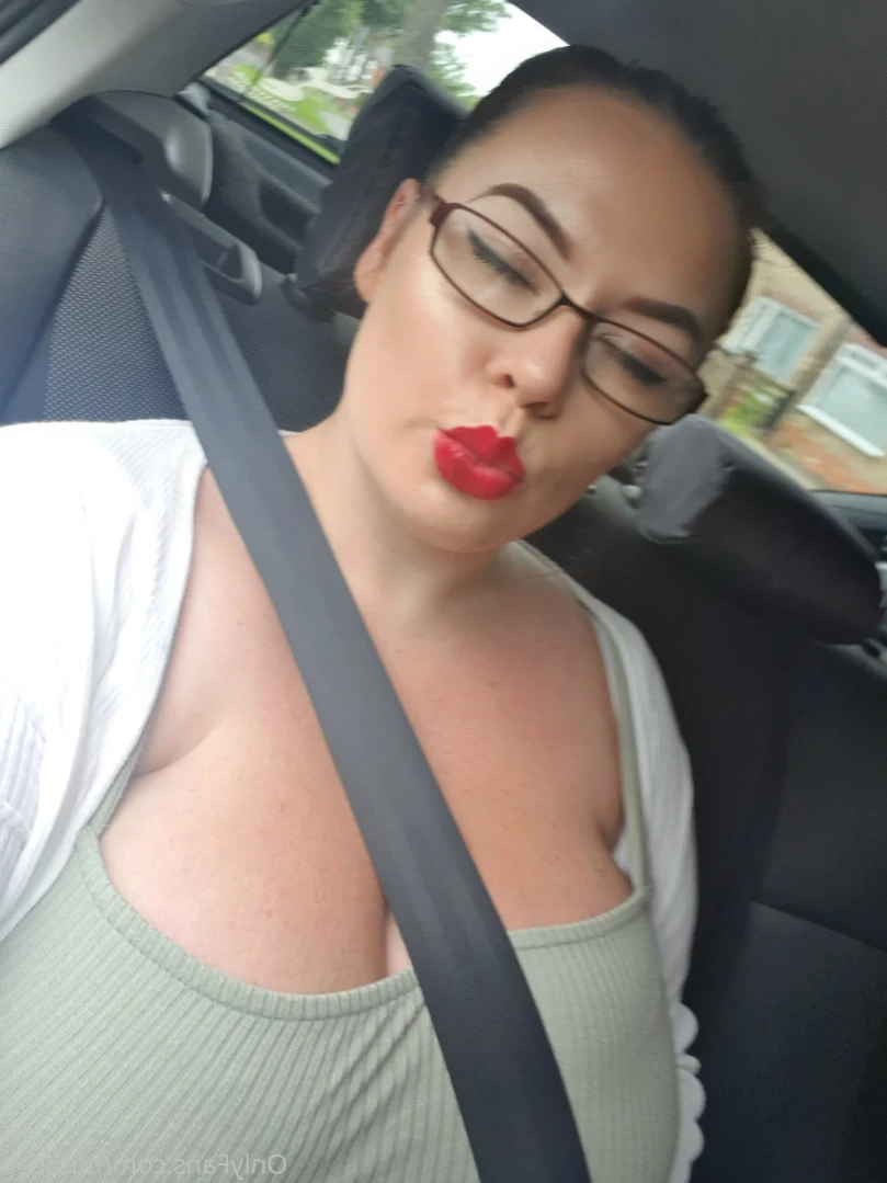 💜GeorginaGee💜 Huge Naturals 38KK [ georginagee ] Onlyfans leaked photo 12220615 on Hotleaks.tv