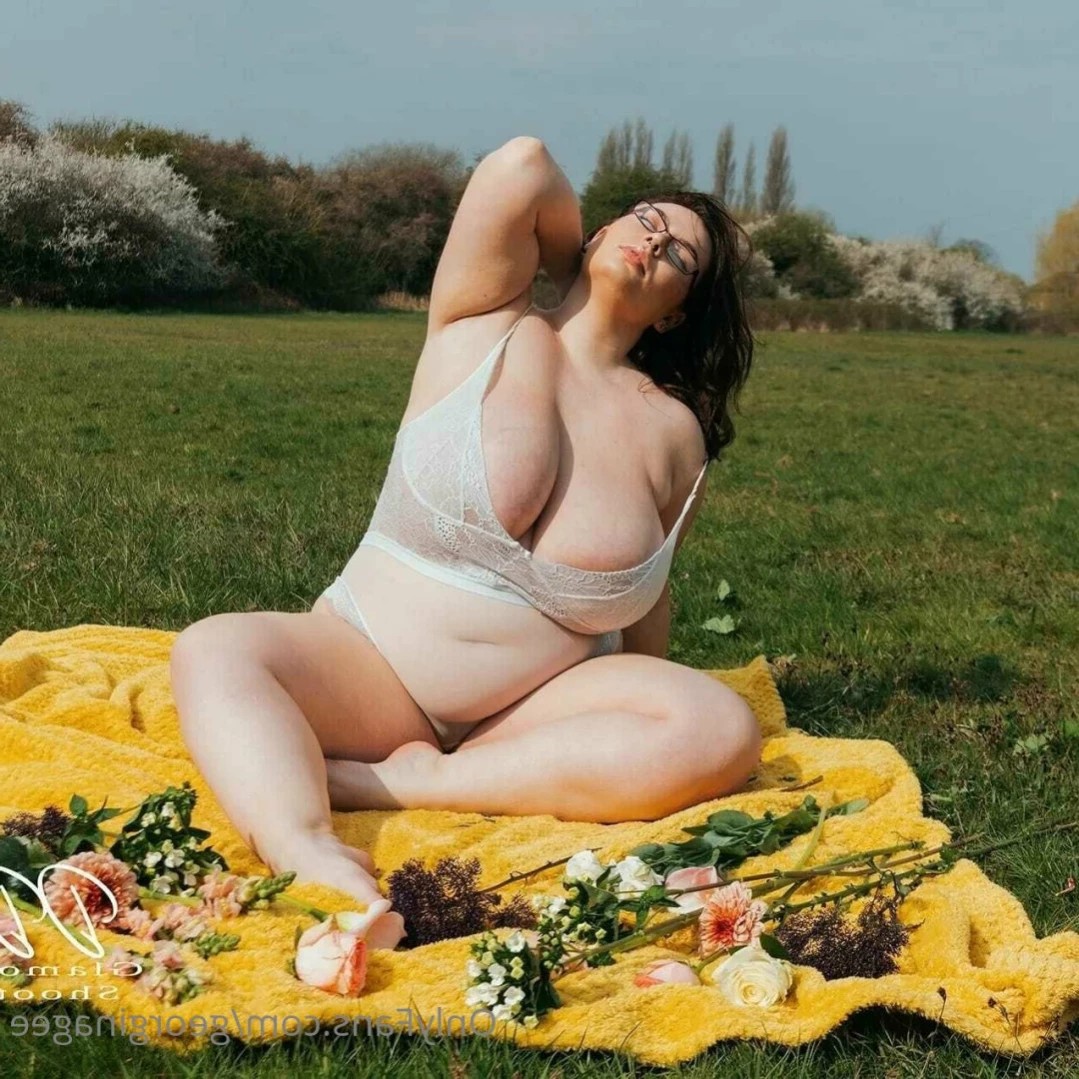 💜GeorginaGee💜 Huge Naturals 38KK [ georginagee ] Onlyfans leaked photo 13156418 on Hotleaks.tv