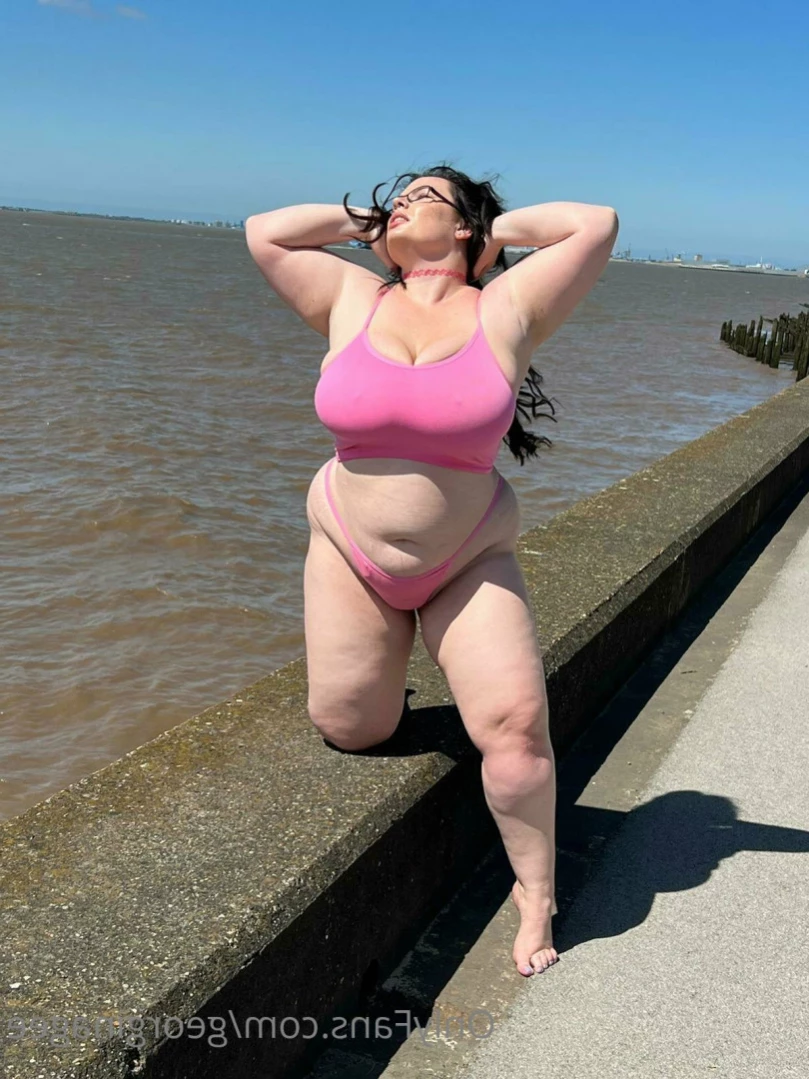 💜GeorginaGee💜 Huge Naturals 38KK [ georginagee ] Onlyfans leaked photo 13229705 on Hotleaks.tv