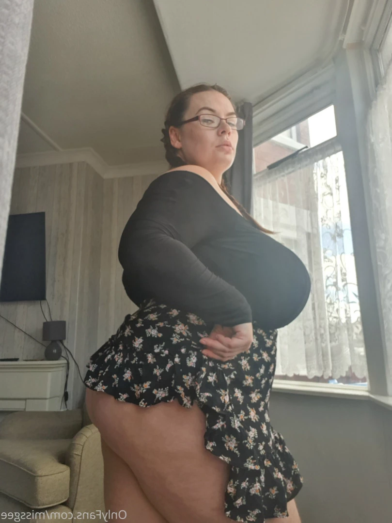💜GeorginaGee💜 Huge Naturals 38KK [ georginagee ] Onlyfans leaked photo 13936111 on Hotleaks.tv