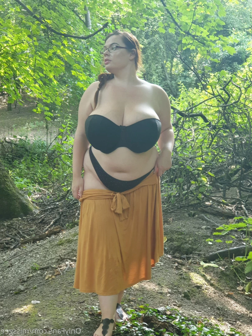 💜GeorginaGee💜 Huge Naturals 38KK [ georginagee ] Onlyfans leaked photo 13936117 on Hotleaks.tv
