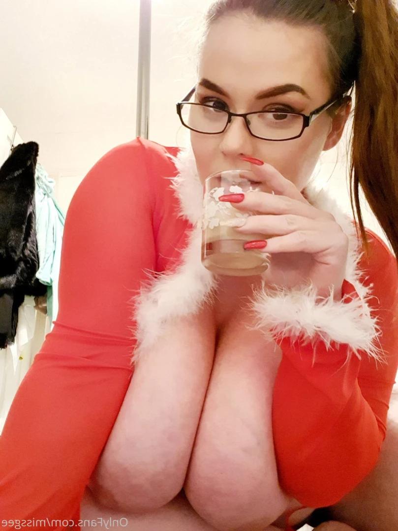 💜GeorginaGee💜 Huge Naturals 38KK [ georginagee ] Onlyfans leaked photo 14271010 on Hotleaks.tv