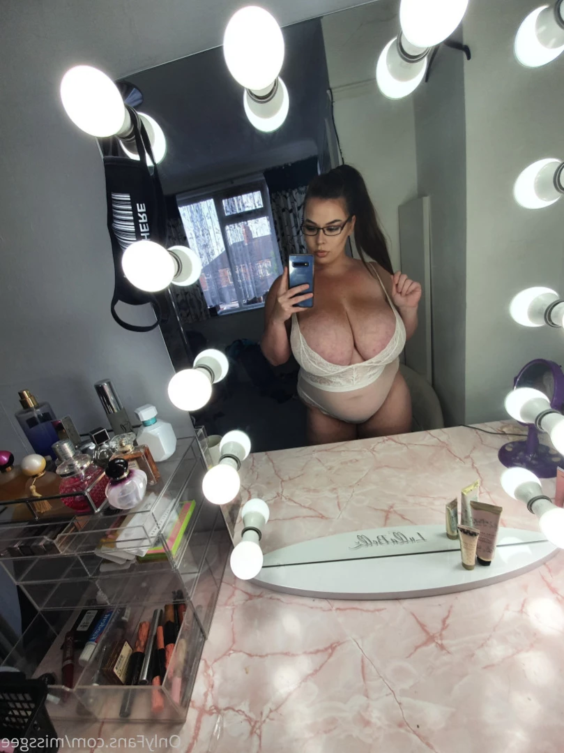 💜GeorginaGee💜 Huge Naturals 38KK [ georginagee ] Onlyfans leaked photo 15513635 on Hotleaks.tv