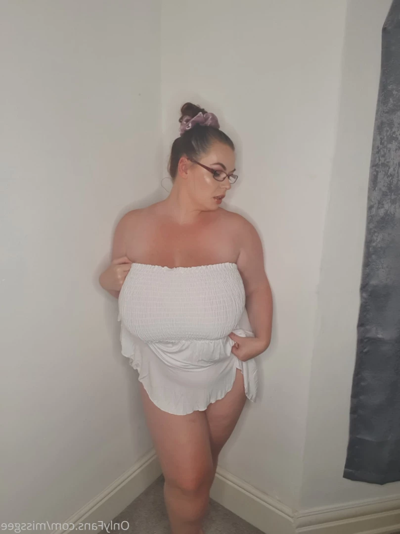 💜GeorginaGee💜 Huge Naturals 38KK [ georginagee ] Onlyfans leaked photo 15767676 on Hotleaks.tv