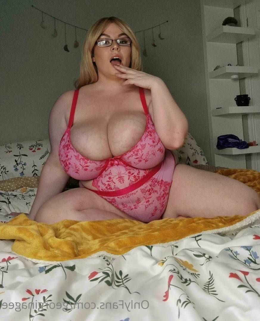 💜GeorginaGee💜 Huge Naturals 38KK [ georginagee ] Onlyfans leaked photo 15851513 on Hotleaks.tv