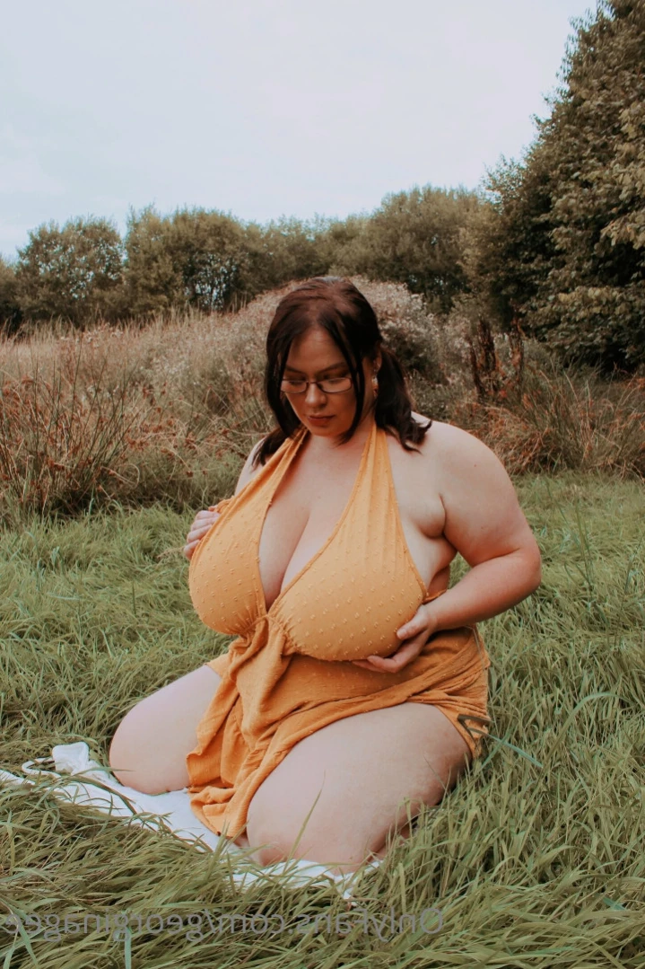 💜GeorginaGee💜 Huge Naturals 38KK [ georginagee ] Onlyfans leaked photo 15892746 on Hotleaks.tv