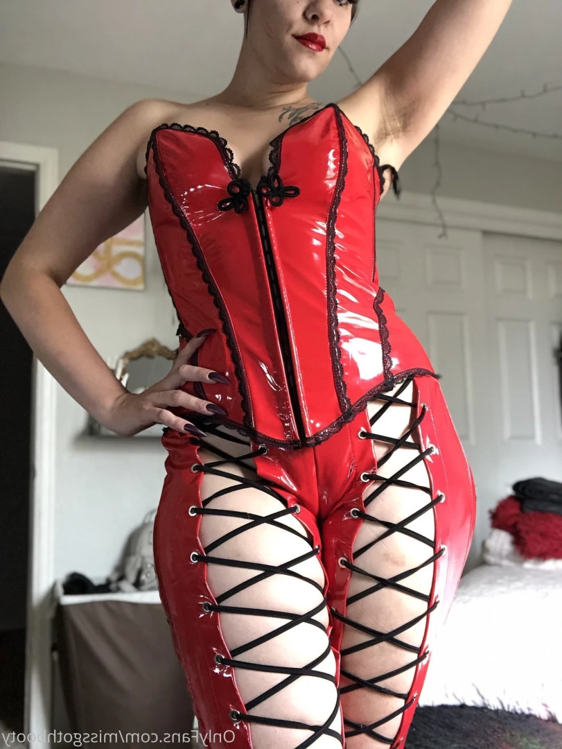 Goddess Aurora [ missgothbooty ] Onlyfans leaked photo 10199714 on Hotleaks.tv