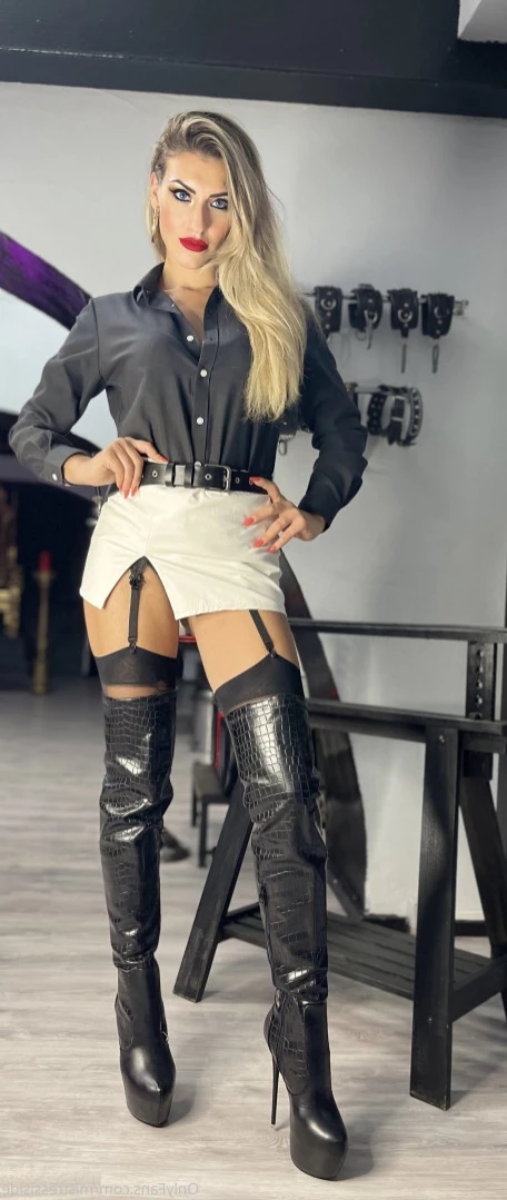 Mistress Iside [ mistressiside ] Onlyfans leaked photo 11841959 on Hotleaks.tv