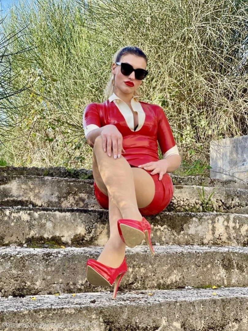 Mistress Iside [ mistressiside ] Onlyfans leaked photo 12353362 on Hotleaks.tv