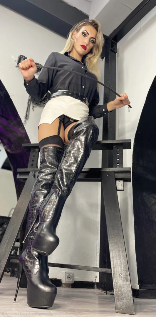 Mistress Iside [ mistressiside ] Onlyfans leaked photo 15985019 on Hotleaks.tv