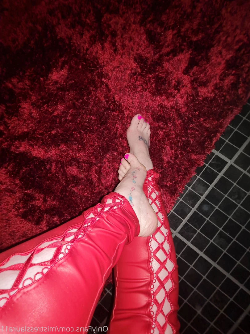 Miss Laura [ mistresslaura11 ] Onlyfans leaked photo 9960154 on Hotleaks.tv
