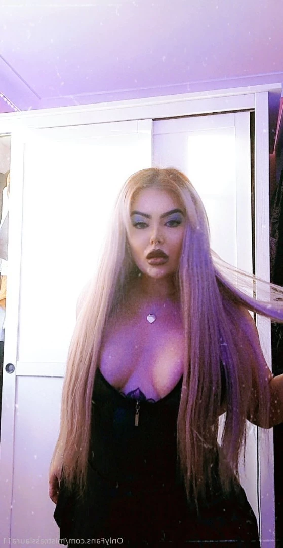 Miss Laura [ mistresslaura11 ] Onlyfans leaked photo 9964371 on Hotleaks.tv