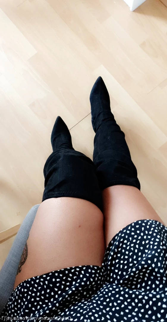 Miss Laura [ mistresslaura11 ] Onlyfans leaked photo 9988821 on Hotleaks.tv