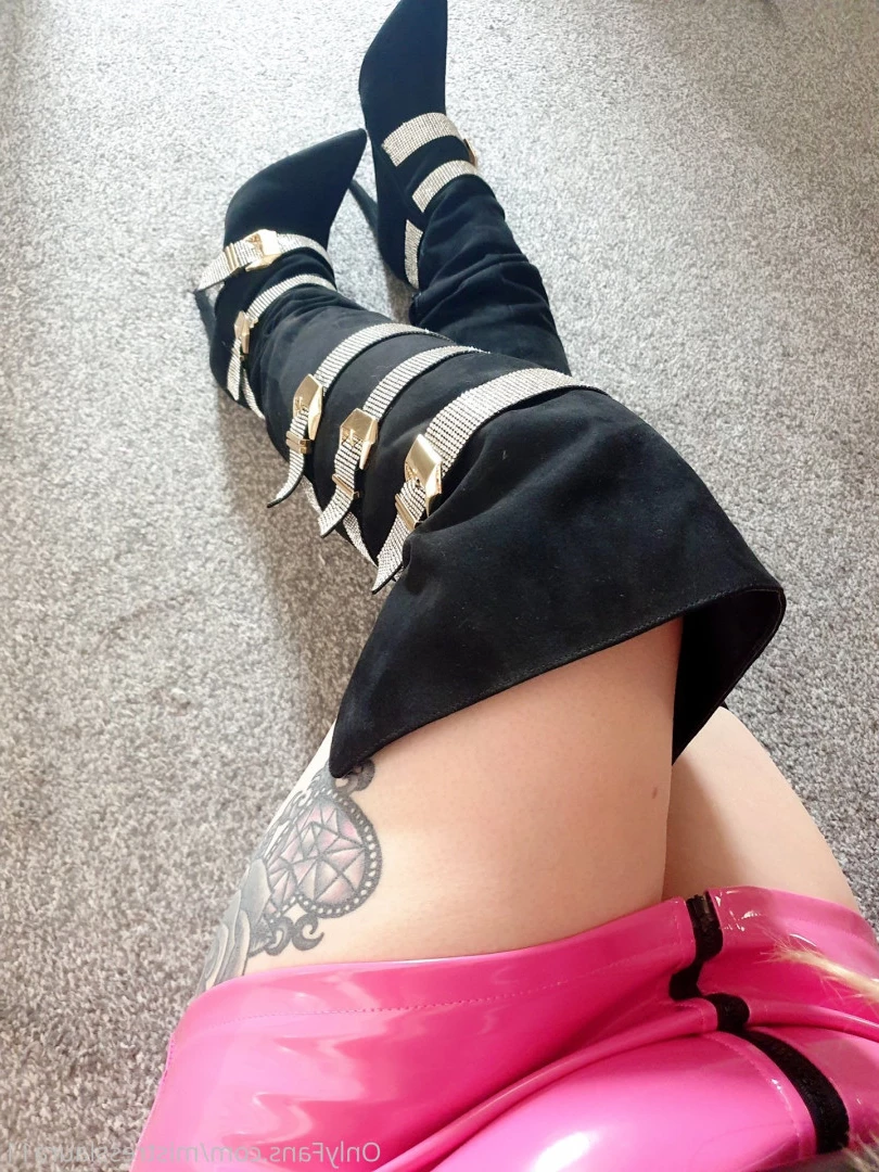 Miss Laura [ mistresslaura11 ] Onlyfans leaked photo 9989774 on Hotleaks.tv