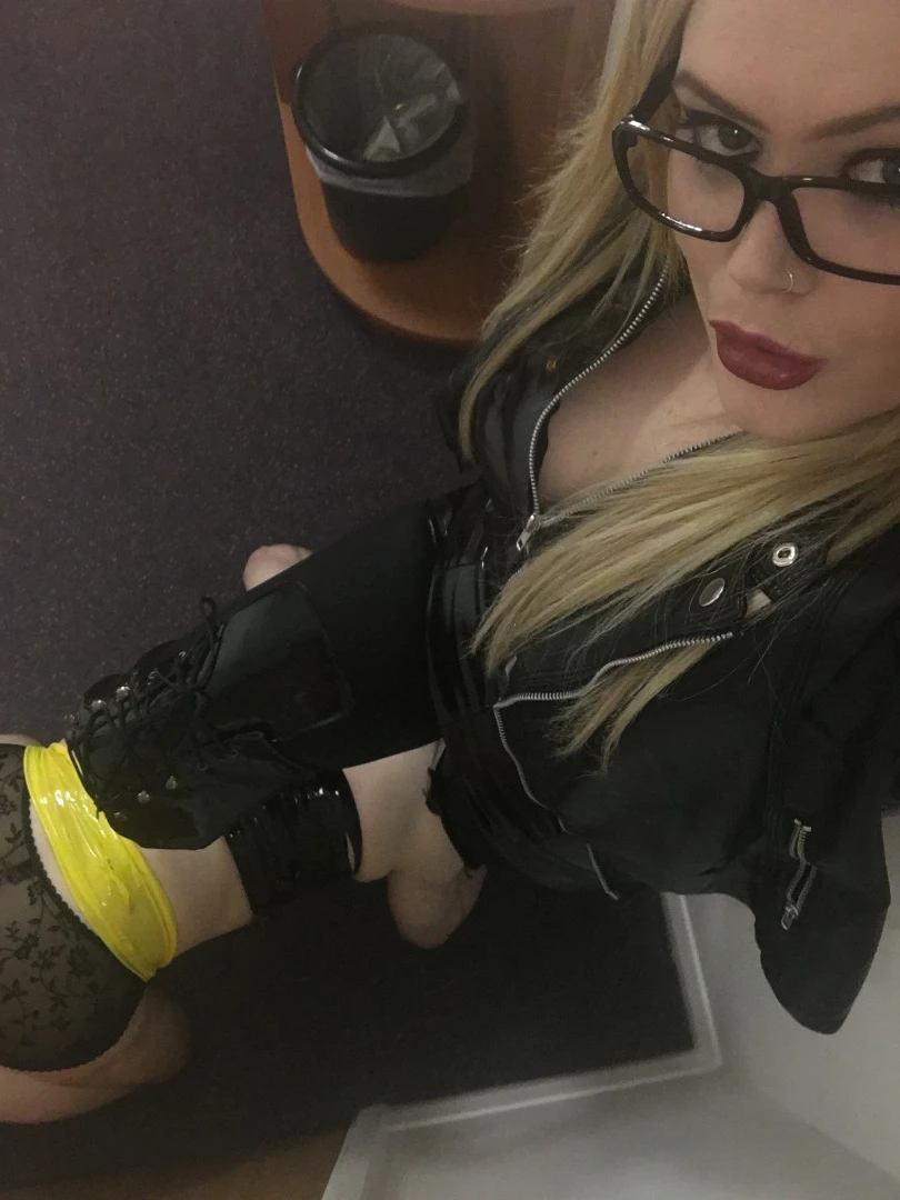 Miss Laura [ mistresslaura11 ] Onlyfans leaked photo 9996600 on Hotleaks.tv
