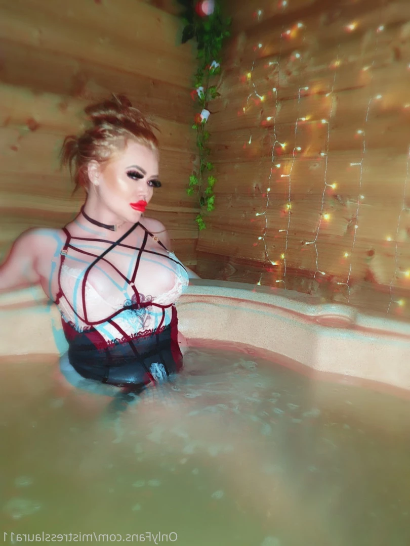 Miss Laura [ mistresslaura11 ] Onlyfans leaked photo 9997442 on Hotleaks.tv