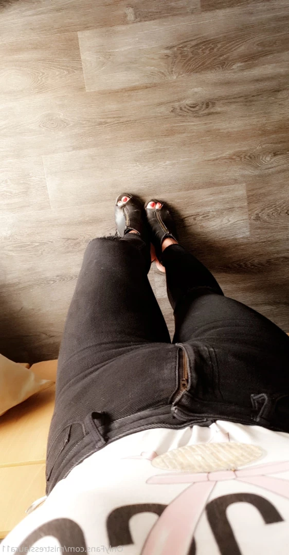Miss Laura [ mistresslaura11 ] Onlyfans leaked photo 9997479 on Hotleaks.tv