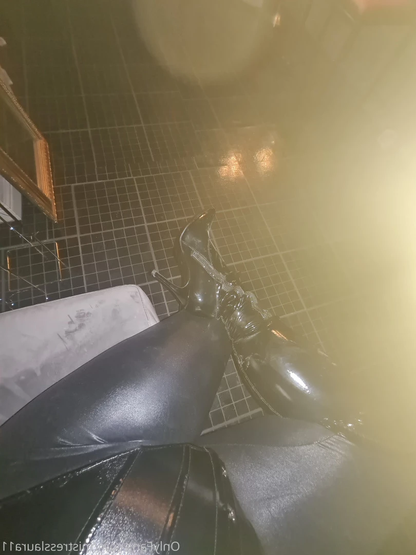 Miss Laura [ mistresslaura11 ] Onlyfans leaked photo 10001937 on Hotleaks.tv