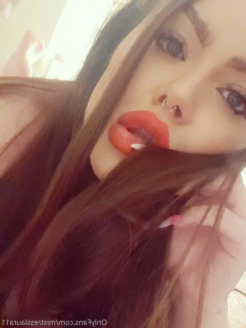 Miss Laura [ mistresslaura11 ] Onlyfans leaked photo 10002678 on Hotleaks.tv