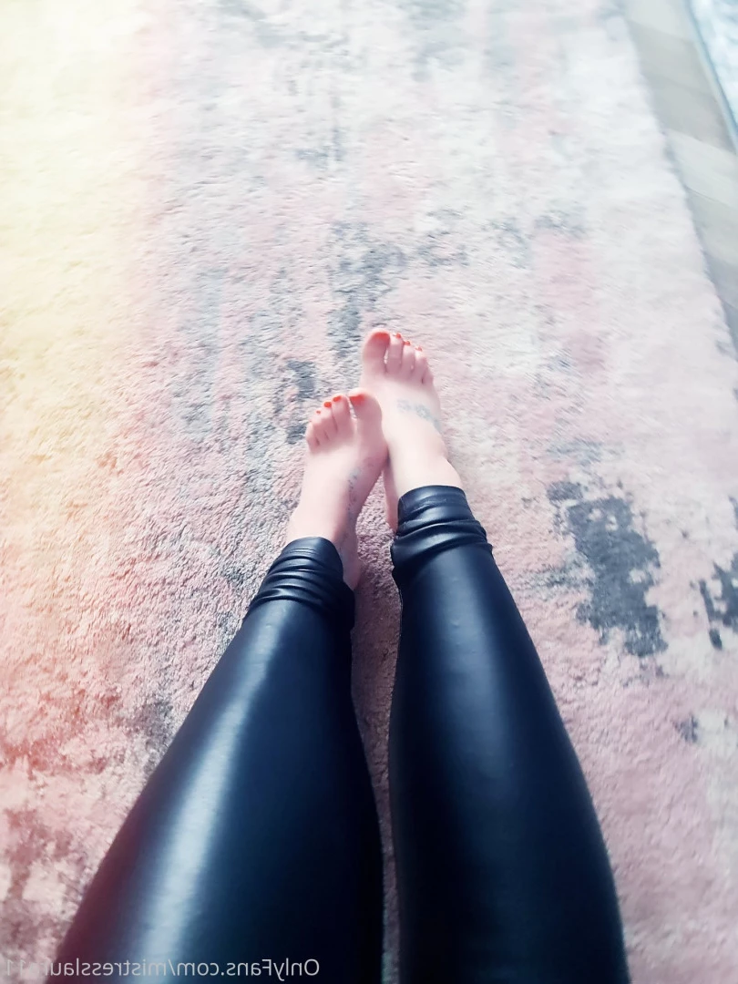 Miss Laura [ mistresslaura11 ] Onlyfans leaked photo 10003860 on Hotleaks.tv